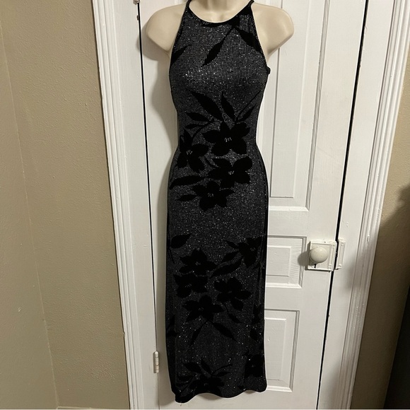 Jessica McClintock Dresses & Skirts - Jessica McClintock Gunne Sax Size 3/4 Black Floral Slinky Knit Halter Dress H2